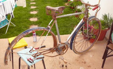 Restaurar una bicicleta antigua.